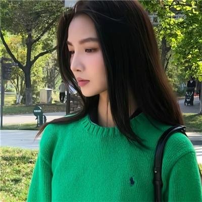 住宅区的两人