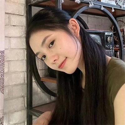三女性
